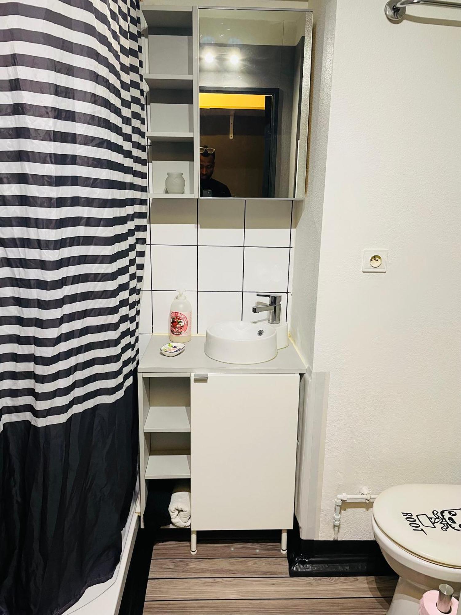 Comfortable Studio In Clichy Εξωτερικό φωτογραφία